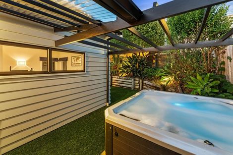 Photo of property in 22 Morrow Avenue, Bucklands Beach, Auckland, 2012