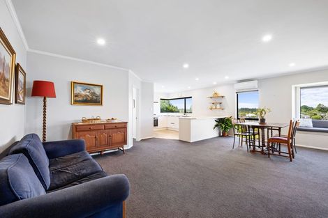 Photo of property in 9 Sandel Rise, Merrilands, New Plymouth, 4312