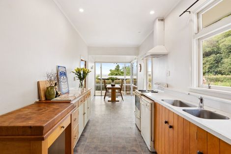 Photo of property in 51 Burns Road, Hospital Hill, Napier, 4110