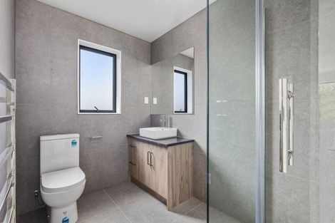 Photo of property in 10c Neilon Place, Northcross, Auckland, 0632