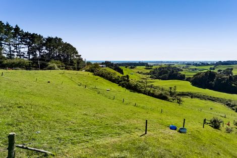 Photo of property in 805 Richmond Road, Lepperton, New Plymouth, 4373