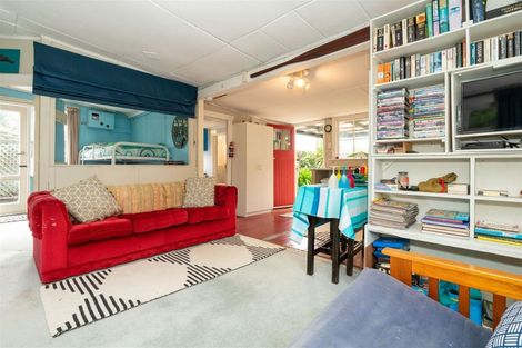 Photo of property in 71 Rua Avenue, Waitarere Beach, Levin, 5510