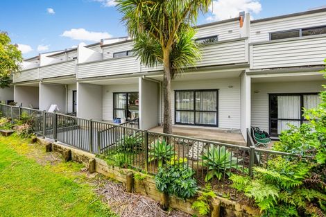 Photo of property in 48/21 Armoy Drive, East Tamaki, Auckland, 2016