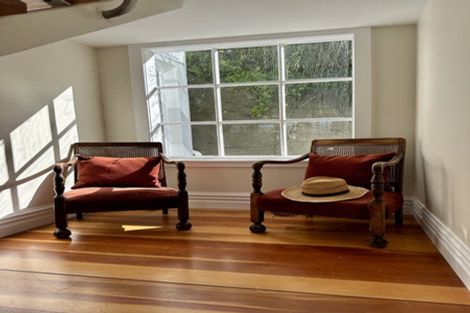 Photo of property in 163 Marine Parade, Seatoun, Wellington, 6022