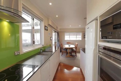 Photo of property in 8 Kay Drive, Blockhouse Bay, Auckland, 0600