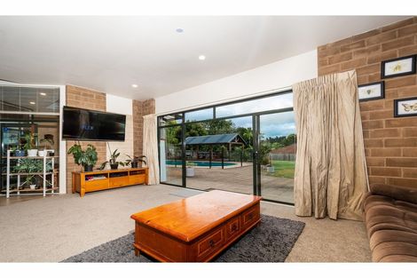 Photo of property in 8 Cloverfields Drive, Waimauku, 0812