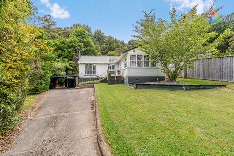 Photo of property in 21 Kennedy Grove, Stokes Valley, Lower Hutt, 5019