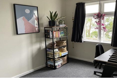 Photo of property in 26 Lerwick Terrace, Melrose, Wellington, 6023