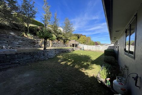 Photo of property in 73 Mcdonnell Road, Arrowtown, 9302