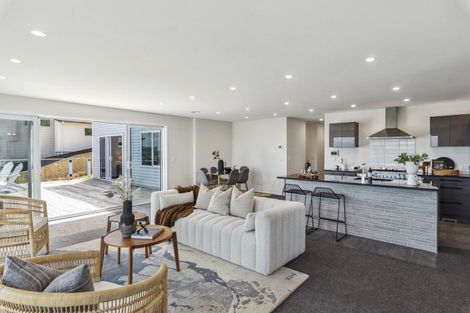 Photo of property in 64 Kakariki Grove, Waikanae, 5036