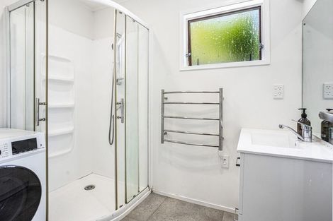 Photo of property in 1/4 Eugen Place, Bayview, Auckland, 0629