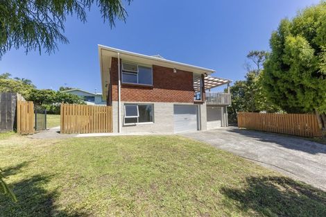 Photo of property in 1 Wirihana Road, Titirangi, Auckland, 0602