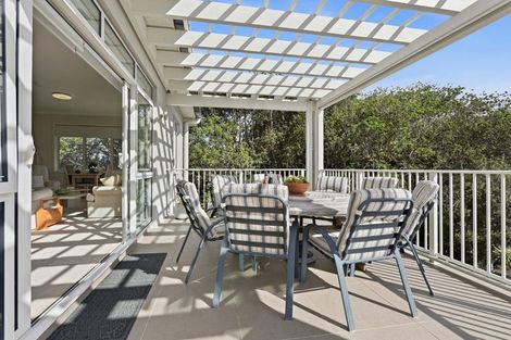 Photo of property in 37 Parkside Drive, Orewa, 0931