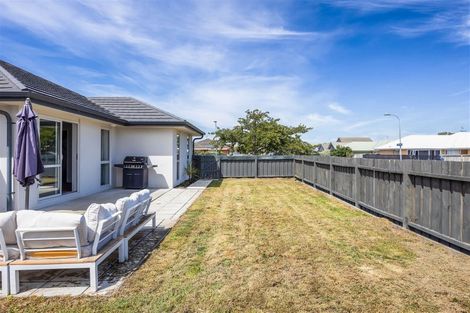 Photo of property in 24 Farnborough Street, Aranui, Christchurch, 8061