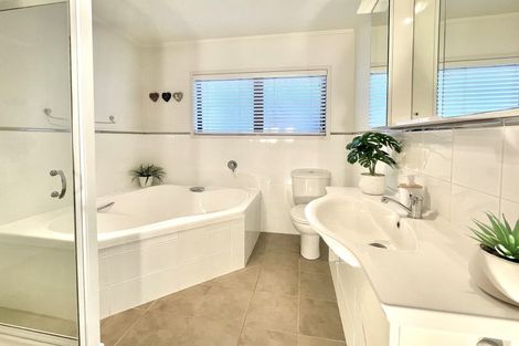 Photo of property in 42 Park Rise, Campbells Bay, Auckland, 0630