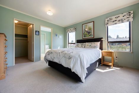 Photo of property in 8 Rimmington Drive, Hamilton Lake, Hamilton, 3204