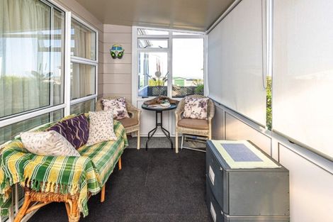 Photo of property in 32 Okiwa Terrace, Waiinu Beach, Whanganui, 4588