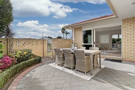 Photo of property in 94 Gravatt Road, Papamoa Beach, Papamoa, 3118