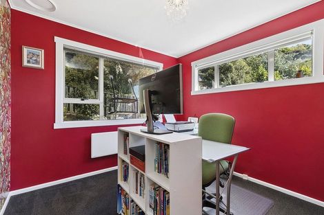 Photo of property in 14 Kenef Road, Paremata, Porirua, 5024