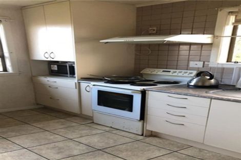 Photo of property in 33 Olive Crescent, Papatoetoe, Auckland, 2025