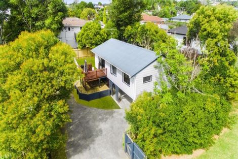 Photo of property in 2/123 Millbrook Road, Sunnyvale, Auckland, 0612