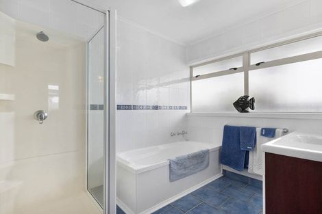 Photo of property in 31 Prince Regent Drive, Half Moon Bay, Auckland, 2012