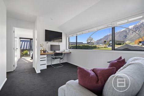 Photo of property in 9 Falconer Rise, Jacks Point, Queenstown, 9371
