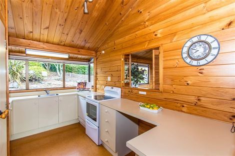 Photo of property in 16 Sunnynook Road, Sunnynook, Auckland, 0620