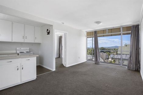 Photo of property in 9/219 Onewa Road, Birkenhead, Auckland, 0626
