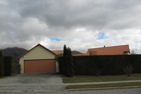 Photo of property in 108 Beacon Point Road, Wanaka, 9305