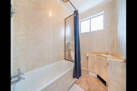 Photo of property in 2/5 Oregon Drive, Maoribank, Upper Hutt, 5018