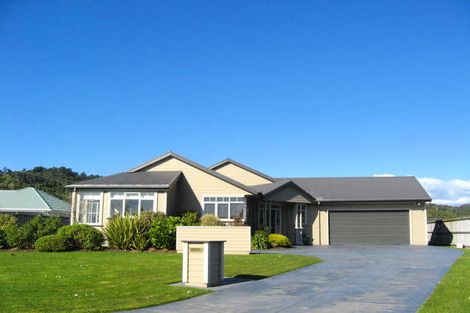 Photo of property in 21 Westvale Drive, Greymouth, 7805