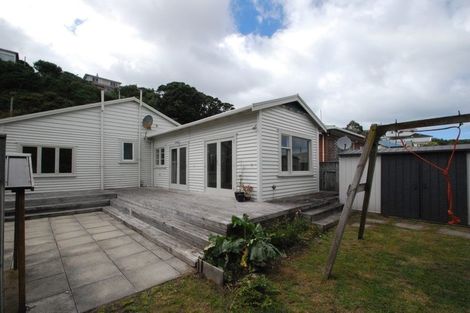 Photo of property in 16 Lonsdale Crescent, Rongotai, Wellington, 6022