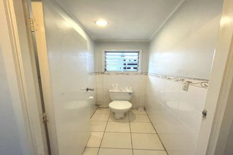 Photo of property in 17 Hillwell Drive, Henderson, Auckland, 0612