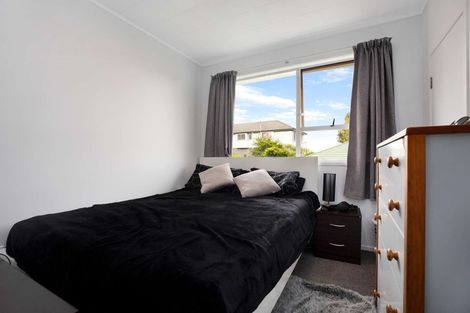 Photo of property in 68 Awaroa Road, Sunnyvale, Auckland, 0612