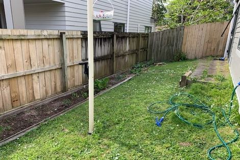 Photo of property in 1/25 Fields Parade, Oteha, Auckland, 0632