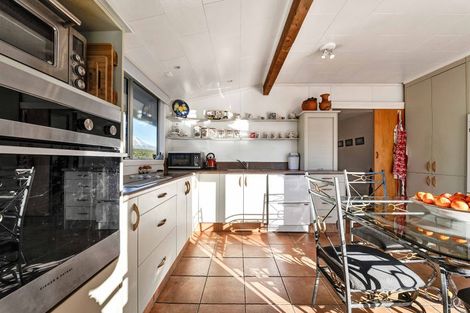 Photo of property in 71 Tarata Road, Inglewood, 4387
