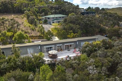 Photo of property in Apple Bnb, 3 Kaipatiki Rise, Haruru, 0204