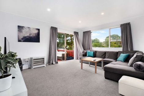 Photo of property in 68 Awaroa Road, Sunnyvale, Auckland, 0612