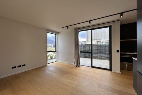 Photo of property in 12 Casterway Crescent, Jacks Point, 9371