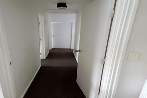 Photo of property in 2/43 Sabulite Road, Kelston, Auckland, 0602