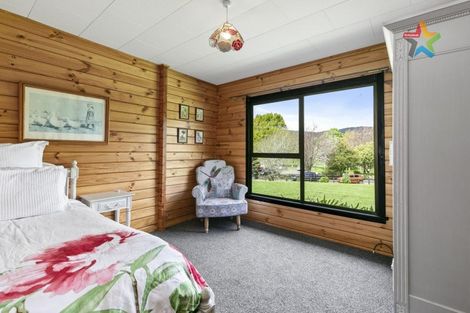 Photo of property in 1 Cottle Heath Close, Manor Park, Lower Hutt, 5019