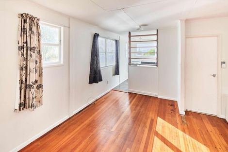 Photo of property in 130 Sievers Grove, Cannons Creek, Porirua, 5024