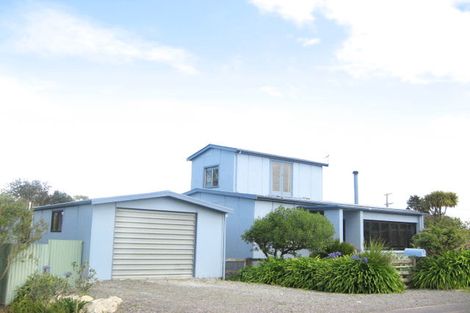 Photo of property in 2 Wellwood Terrace, Te Awanga, 4102