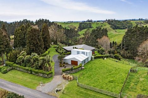 Photo of property in 225 Awai Road, Tarurutangi, New Plymouth, 4372