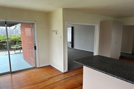 Photo of property in 90 Frensham Crescent, Woolston, Christchurch, 8062