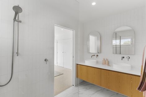 Photo of property in 3 Francis Avenue, Stanmore Bay, Whangaparaoa, 0932