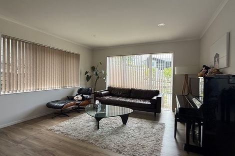 Photo of property in 66 Harrowglen Drive, Northcross, Auckland, 0630