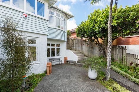 Photo of property in 9 Putnam Street, Northland, Wellington, 6012