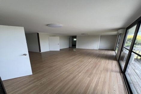 Photo of property in 16 Chrisarda Place, Red Hill, Papakura, 2110